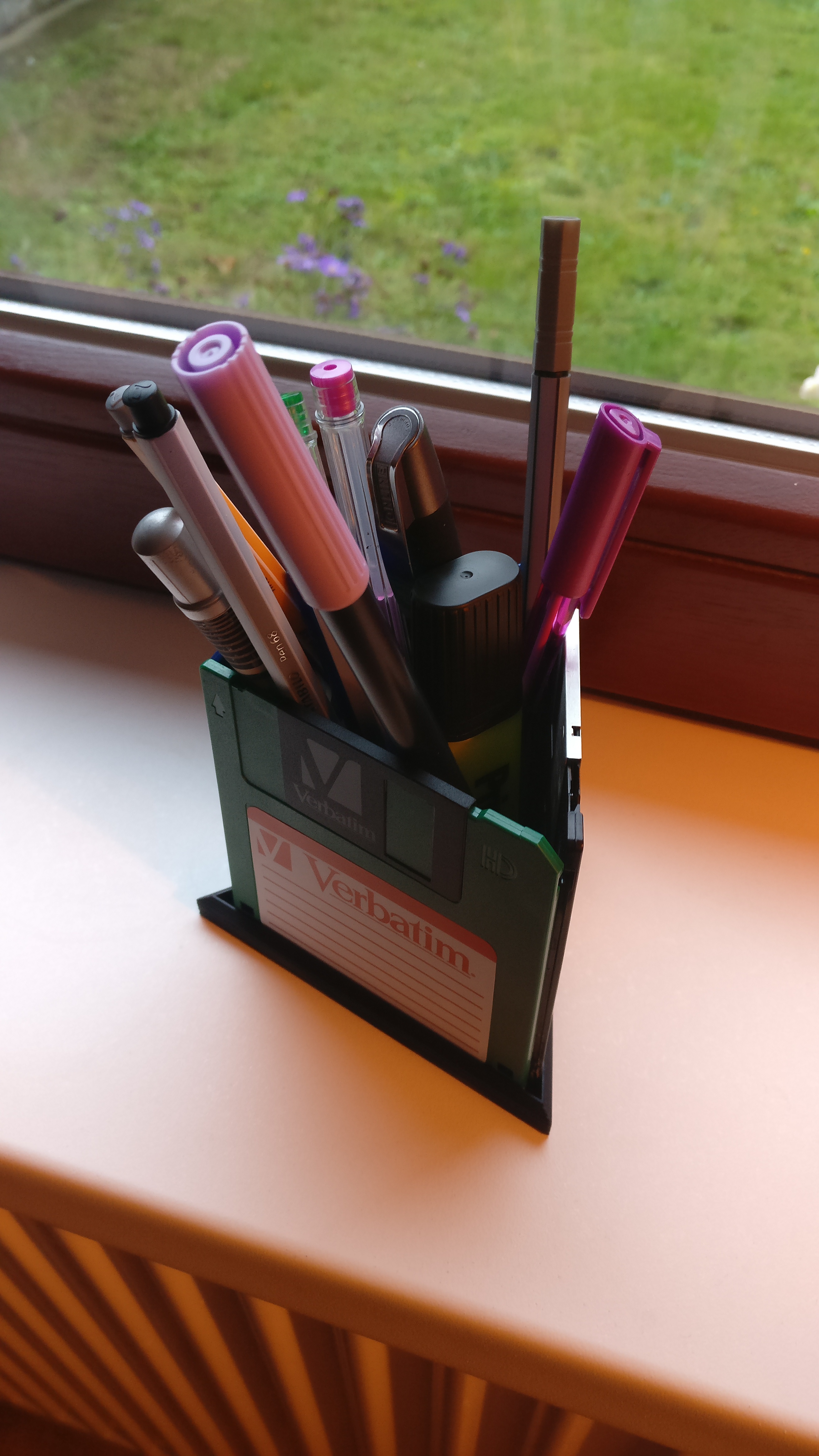 Final result FloppyDisk Holder